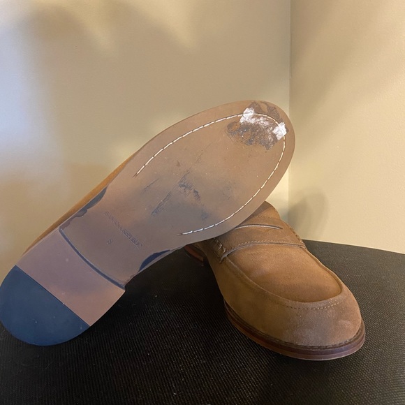 Camel color suede BR loafer..size 8 wore once…runs big… - Picture 4 of 5